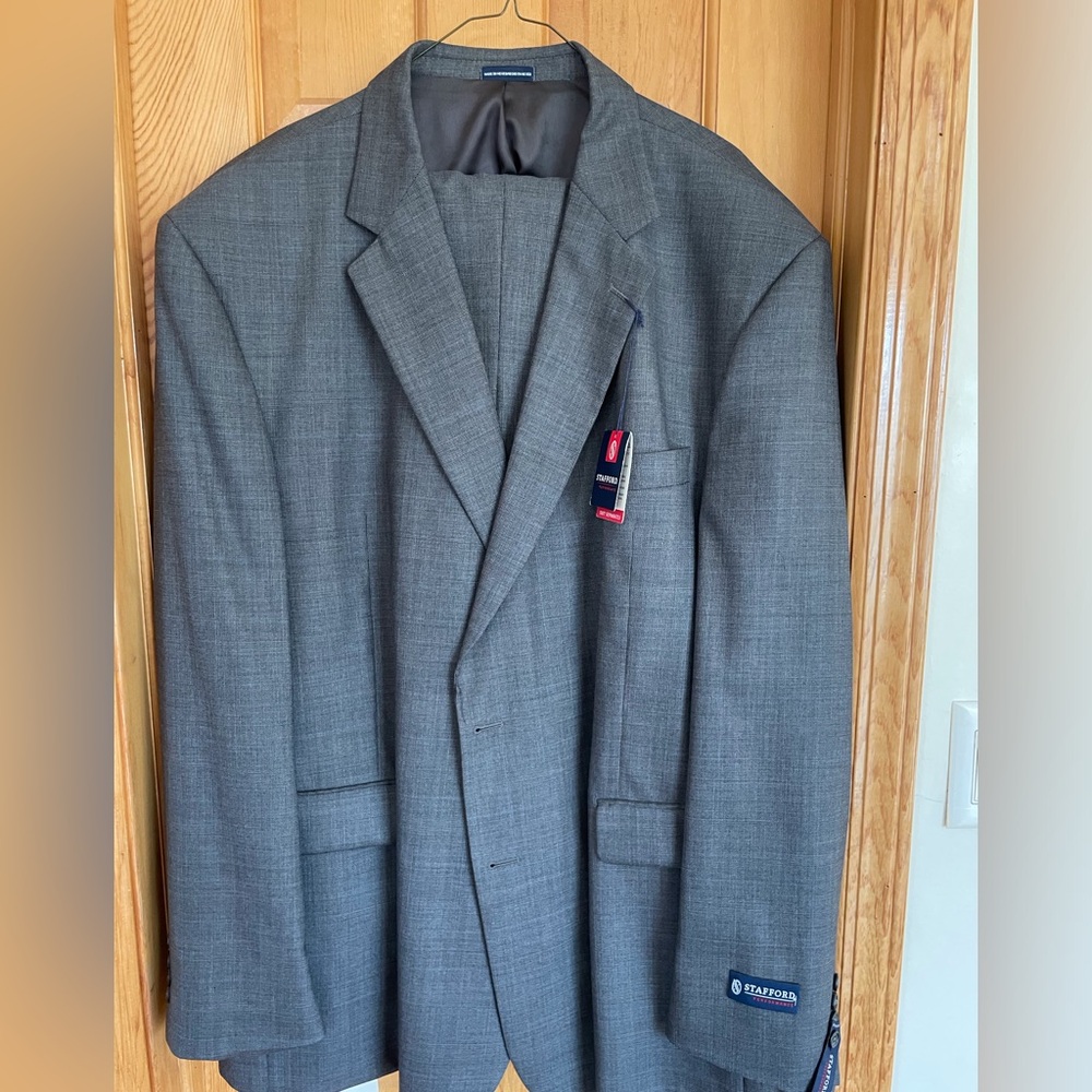NWT Men’s Stafford Classic Gray Plaid Big & Tall Suit